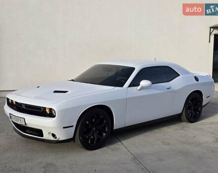 Белый Додж Челенджер, объемом двигателя 3.6 л и пробегом 95 тыс. км за 16500 $, фото 12 на Automoto.ua