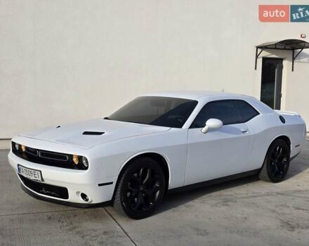 Белый Додж Челенджер, объемом двигателя 3.6 л и пробегом 95 тыс. км за 16500 $, фото 17 на Automoto.ua
