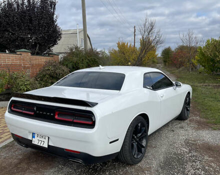 Белый Додж Челенджер, объемом двигателя 3.6 л и пробегом 72 тыс. км за 23000 $, фото 3 на Automoto.ua