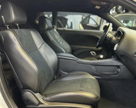 Белый Додж Челенджер, объемом двигателя 3.6 л и пробегом 194 тыс. км за 17600 $, фото 17 на Automoto.ua