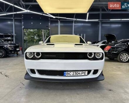 Белый Додж Челенджер, объемом двигателя 3.6 л и пробегом 194 тыс. км за 17600 $, фото 3 на Automoto.ua