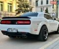 Белый Додж Челенджер, объемом двигателя 3.6 л и пробегом 142 тыс. км за 19500 $, фото 19 на Automoto.ua