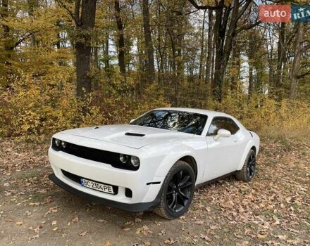 Белый Додж Челенджер, объемом двигателя 3.6 л и пробегом 194 тыс. км за 17600 $, фото 12 на Automoto.ua