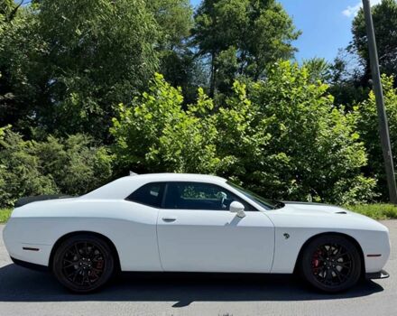 Білий Додж Challenger, об'ємом двигуна 6.2 л та пробігом 70 тис. км за 12800 $, фото 3 на Automoto.ua