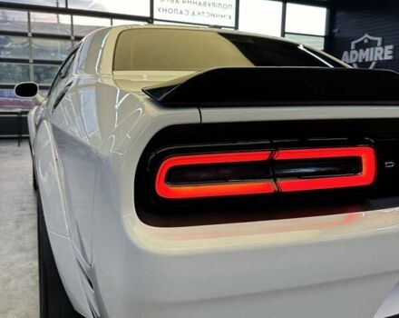 Белый Додж Челенджер, объемом двигателя 3.6 л и пробегом 194 тыс. км за 17600 $, фото 8 на Automoto.ua