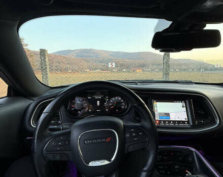 Белый Додж Челенджер, объемом двигателя 3.6 л и пробегом 160 тыс. км за 18000 $, фото 13 на Automoto.ua