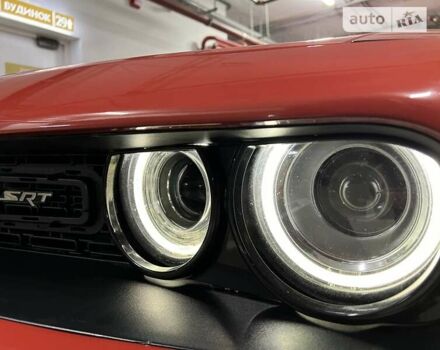 Белый Додж Челенджер, объемом двигателя 6.4 л и пробегом 92 тыс. км за 28300 $, фото 18 на Automoto.ua