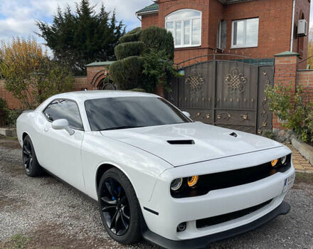 Белый Додж Челенджер, объемом двигателя 3.6 л и пробегом 72 тыс. км за 23000 $, фото 1 на Automoto.ua