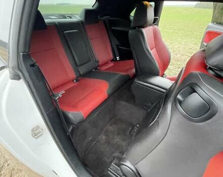 Белый Додж Челенджер, объемом двигателя 3.6 л и пробегом 109 тыс. км за 19000 $, фото 13 на Automoto.ua