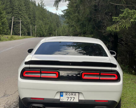 Белый Додж Челенджер, объемом двигателя 3.6 л и пробегом 72 тыс. км за 23000 $, фото 24 на Automoto.ua