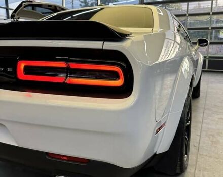 Белый Додж Челенджер, объемом двигателя 3.6 л и пробегом 194 тыс. км за 17600 $, фото 7 на Automoto.ua