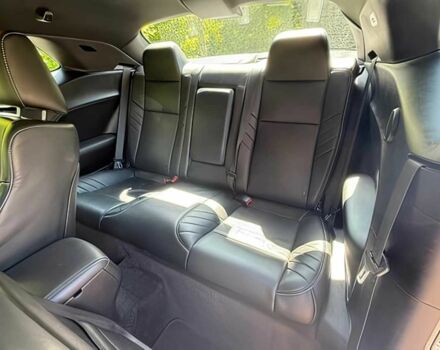 Білий Додж Challenger, об'ємом двигуна 6.2 л та пробігом 70 тис. км за 12800 $, фото 10 на Automoto.ua