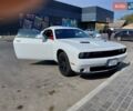 Белый Додж Челенджер, объемом двигателя 3.6 л и пробегом 124 тыс. км за 18200 $, фото 3 на Automoto.ua