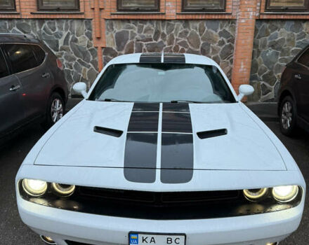 Белый Додж Челенджер, объемом двигателя 3.6 л и пробегом 160 тыс. км за 18000 $, фото 4 на Automoto.ua