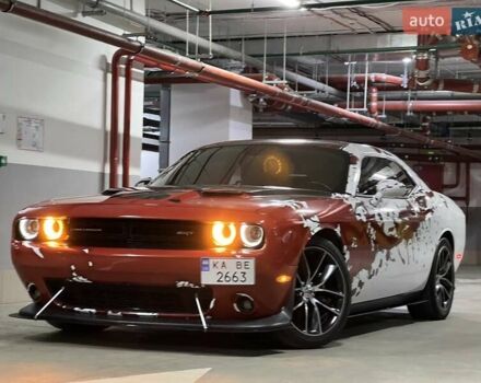 Белый Додж Челенджер, объемом двигателя 6.4 л и пробегом 92 тыс. км за 28300 $, фото 1 на Automoto.ua