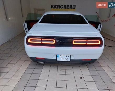 Белый Додж Челенджер, объемом двигателя 3.6 л и пробегом 124 тыс. км за 18200 $, фото 15 на Automoto.ua