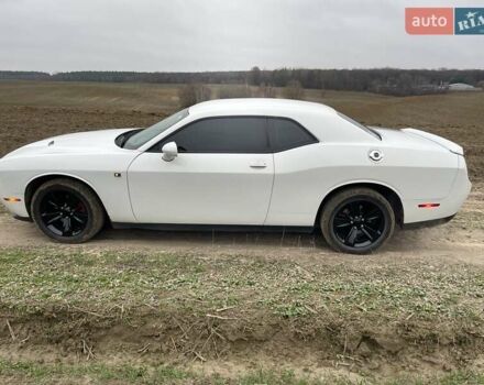 Белый Додж Челенджер, объемом двигателя 3.6 л и пробегом 109 тыс. км за 19000 $, фото 1 на Automoto.ua