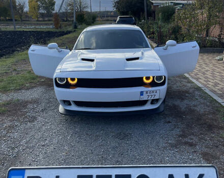 Белый Додж Челенджер, объемом двигателя 3.6 л и пробегом 72 тыс. км за 23000 $, фото 22 на Automoto.ua