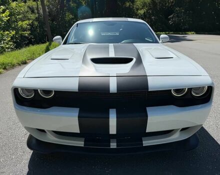 Білий Додж Challenger, об'ємом двигуна 6.2 л та пробігом 70 тис. км за 12800 $, фото 1 на Automoto.ua