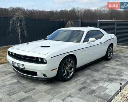 Белый Додж Челенджер, объемом двигателя 3.61 л и пробегом 156 тыс. км за 16900 $, фото 14 на Automoto.ua