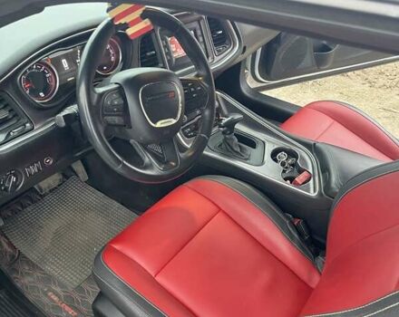 Белый Додж Челенджер, объемом двигателя 3.6 л и пробегом 109 тыс. км за 19000 $, фото 8 на Automoto.ua