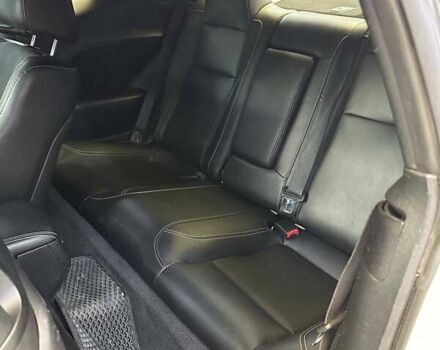 Белый Додж Челенджер, объемом двигателя 3.6 л и пробегом 194 тыс. км за 17600 $, фото 19 на Automoto.ua