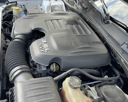 Белый Додж Челенджер, объемом двигателя 3.6 л и пробегом 72 тыс. км за 23000 $, фото 20 на Automoto.ua