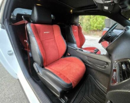 Белый Додж Челенджер, объемом двигателя 6.2 л и пробегом 79 тыс. км за 12000 $, фото 8 на Automoto.ua