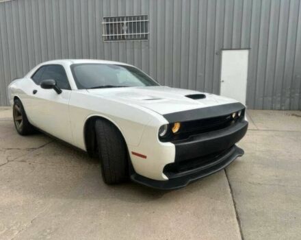 Белый Додж Челенджер, объемом двигателя 6.2 л и пробегом 37 тыс. км за 20000 $, фото 2 на Automoto.ua
