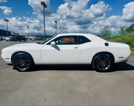 Белый Додж Челенджер, объемом двигателя 3.6 л и пробегом 33 тыс. км за 17000 $, фото 3 на Automoto.ua