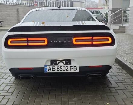 Белый Додж Челенджер, объемом двигателя 6.4 л и пробегом 32 тыс. км за 28500 $, фото 16 на Automoto.ua