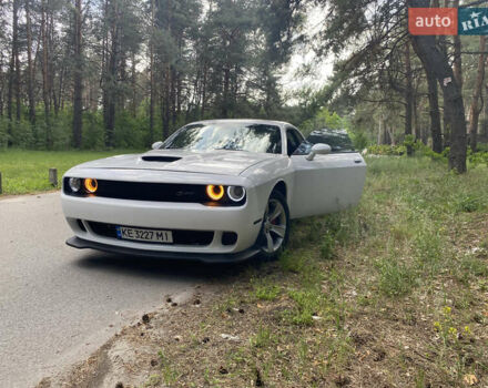 Белый Додж Челенджер, объемом двигателя 3.6 л и пробегом 145 тыс. км за 19999 $, фото 2 на Automoto.ua