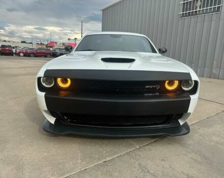 Додж Челенджер 2018 в Киеве на Automoto.ua Белый Додж Челенджер, объемом двигателя 6.2 л и пробегом 39 тыс. км за 25000 $, фото 1 на Automoto.ua