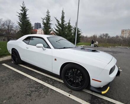 Белый Додж Челенджер, объемом двигателя 6.4 л и пробегом 32 тыс. км за 28500 $, фото 8 на Automoto.ua