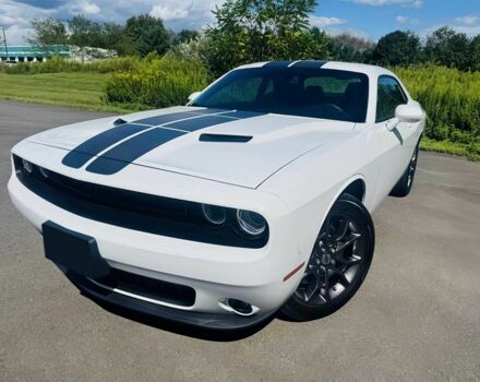 Белый Додж Челенджер, объемом двигателя 3.6 л и пробегом 33 тыс. км за 17000 $, фото 2 на Automoto.ua