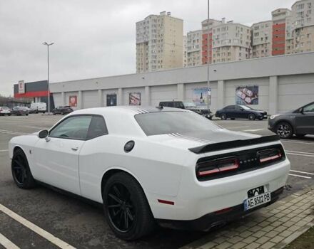 Белый Додж Челенджер, объемом двигателя 6.4 л и пробегом 32 тыс. км за 28500 $, фото 15 на Automoto.ua