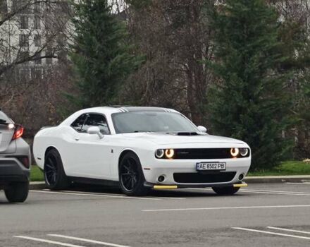 Белый Додж Челенджер, объемом двигателя 6.4 л и пробегом 32 тыс. км за 28500 $, фото 1 на Automoto.ua