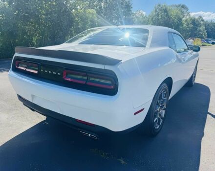 Белый Додж Челенджер, объемом двигателя 3.6 л и пробегом 33 тыс. км за 17000 $, фото 4 на Automoto.ua