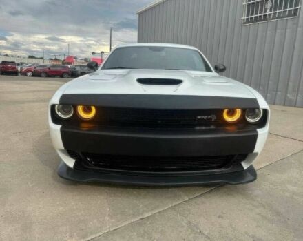 Белый Додж Челенджер, объемом двигателя 6.2 л и пробегом 37 тыс. км за 20000 $, фото 1 на Automoto.ua