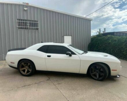 Белый Додж Челенджер, объемом двигателя 6.2 л и пробегом 37 тыс. км за 20000 $, фото 3 на Automoto.ua