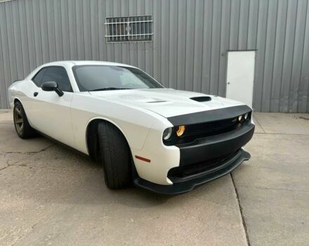 Додж Челенджер 2018 в Киеве на Automoto.ua Белый Додж Челенджер, объемом двигателя 6.2 л и пробегом 39 тыс. км за 25000 $, фото 2 на Automoto.ua