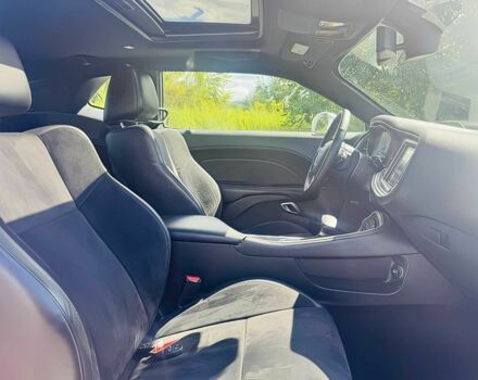 Белый Додж Челенджер, объемом двигателя 3.6 л и пробегом 33 тыс. км за 17000 $, фото 11 на Automoto.ua