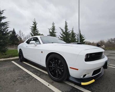 Белый Додж Челенджер, объемом двигателя 6.4 л и пробегом 32 тыс. км за 28500 $, фото 3 на Automoto.ua