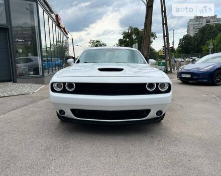 Білий Додж Challenger, об'ємом двигуна 5.7 л та пробігом 47 тис. км за 27000 $, фото 1 на Automoto.ua