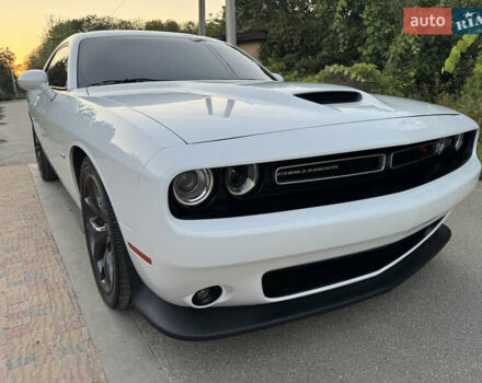 Білий Додж Challenger, об'ємом двигуна 5.65 л та пробігом 84 тис. км за 26500 $, фото 8 на Automoto.ua