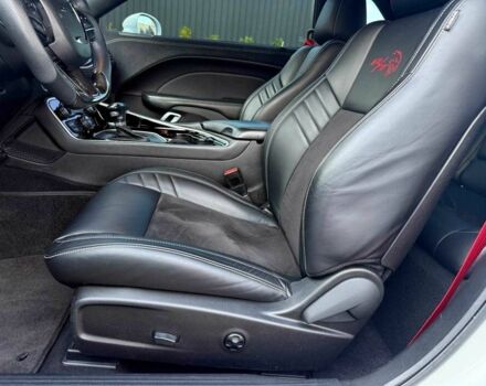 Білий Додж Challenger, об'ємом двигуна 5.7 л та пробігом 90 тис. км за 33500 $, фото 17 на Automoto.ua