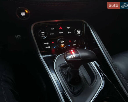 Белый Додж Челенджер, объемом двигателя 5.7 л и пробегом 90 тыс. км за 29900 $, фото 14 на Automoto.ua