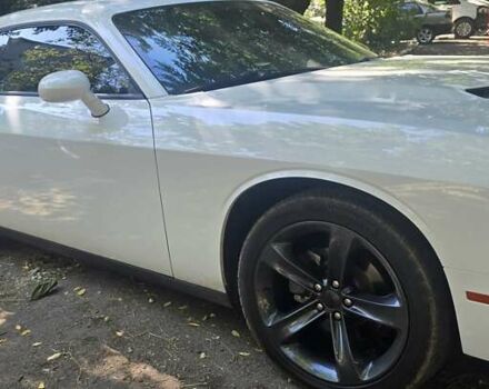 Білий Додж Challenger, об'ємом двигуна 3.6 л та пробігом 95 тис. км за 23300 $, фото 1 на Automoto.ua