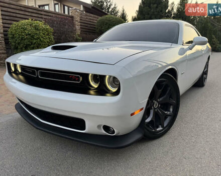 Білий Додж Challenger, об'ємом двигуна 5.65 л та пробігом 84 тис. км за 26500 $, фото 14 на Automoto.ua