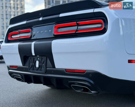 Білий Додж Challenger, об'ємом двигуна 5.7 л та пробігом 90 тис. км за 32500 $, фото 17 на Automoto.ua